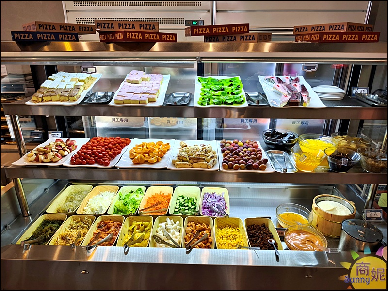 牛室炙燒牛排大墩店|牛排加超狂自助吧389元無限吃.現烤披薩炸物港點熱炒超豐盛