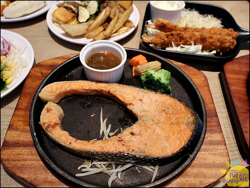 牛室炙燒牛排大墩店|牛排加超狂自助吧389元無限吃.現烤披薩炸物港點熱炒超豐盛