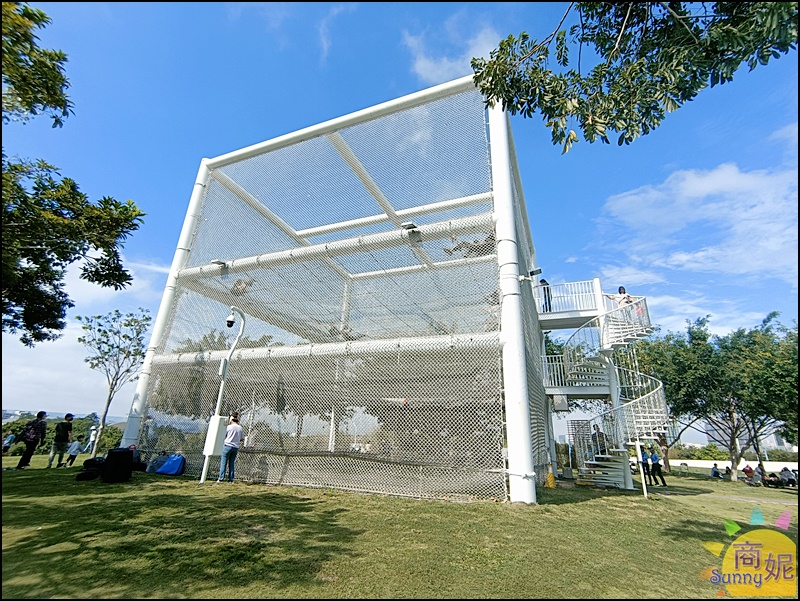 台中免費景點大型攀爬網好好玩|中央公園平衡體驗區三層空間彈力網大人小孩都可以玩.野餐放電好地方