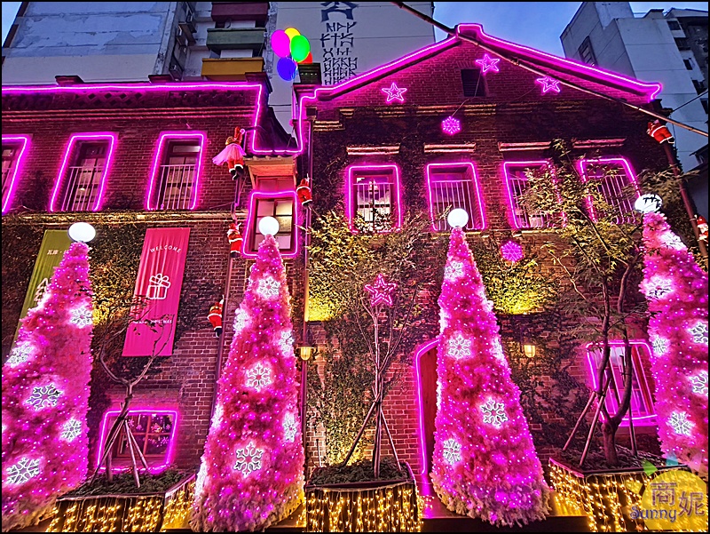 2025台中聖誕免費景點|瓦庫燒肉老宅變身【粉紅薑餅屋】絕美櫻花粉紅聖誕樹海超浪漫約會打卡必去 2025台中聖誕免費景點|瓦庫燒肉老宅變身【粉紅薑餅屋】絕美櫻花粉紅聖誕樹海超浪漫約會打卡必去