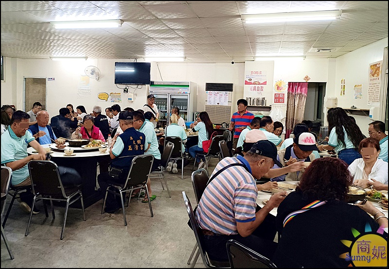 廣式養生功夫雞|台中超強椰子雞滿滿一桌不到4千還免服務費!千則好評4.7星網友大讚田間傳奇