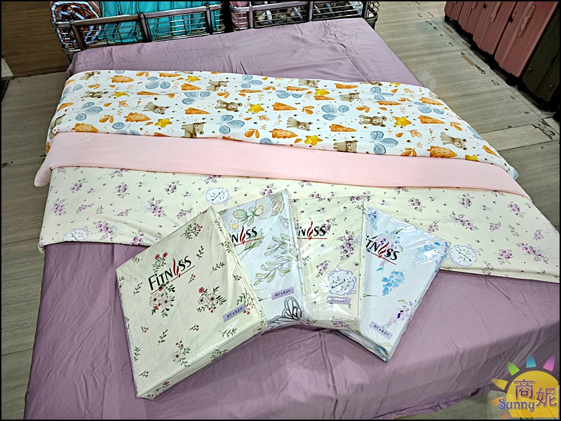 彰化寢具特賣最便宜60支天絲!工廠直營枕頭涼被買一送一.100%天絲純棉寢具799四季暖被690 彰化寢具特賣最便宜60支天絲!工廠直營枕頭涼被買一送一.100%天絲純棉寢具799四季暖被690