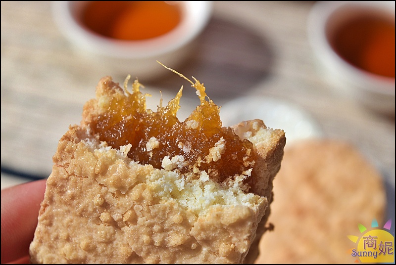 法布甜馬卡龍鳳梨酥三種口味，原味、紅茶、綠茶一次滿足