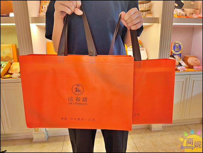 法布甜伴手禮提袋畫面,台中甜點店送禮儀式感滿分