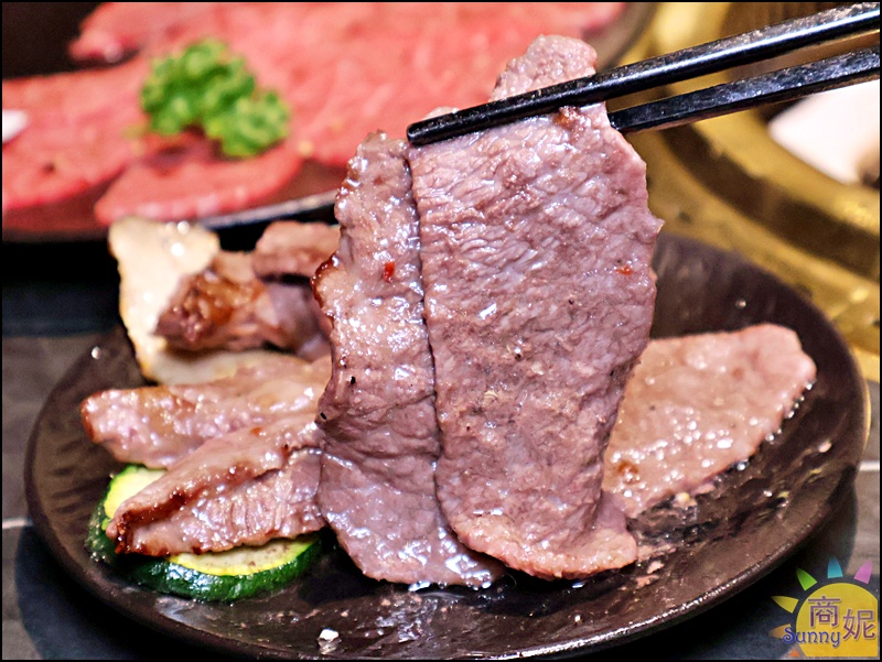 脂本燒肉彰化店|彰化質感燒肉!豐盛套餐高CP值必點30cm幻切牛舌.無低消好停車親子友善桌邊幫烤大加分 脂本燒肉彰化店|彰化質感燒肉!豐盛套餐高CP值必點30cm幻切牛舌.無低消好停車親子友善桌邊幫烤大加分