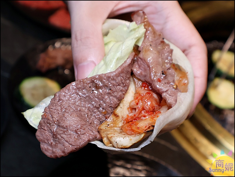 脂本燒肉彰化店|彰化質感燒肉!豐盛套餐高CP值必點30cm幻切牛舌.無低消好停車親子友善桌邊幫烤大加分 脂本燒肉彰化店|彰化質感燒肉!豐盛套餐高CP值必點30cm幻切牛舌.無低消好停車親子友善桌邊幫烤大加分