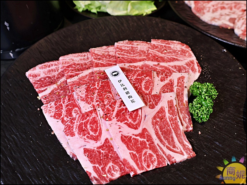 脂本燒肉彰化店｜彰化質感燒肉！豐盛套餐高CP值必點30cm幻切牛舌.無低消好停車親子友善桌邊幫烤大加分