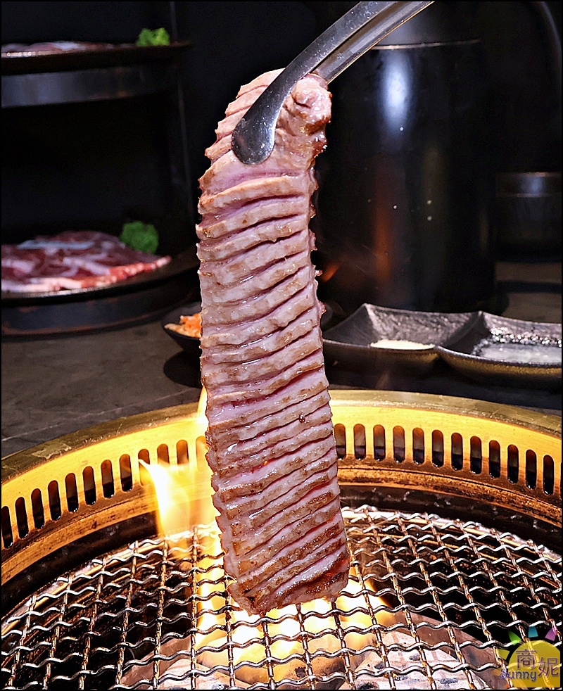 脂本燒肉彰化店|彰化質感燒肉!豐盛套餐高CP值必點30cm幻切牛舌.無低消好停車親子友善桌邊幫烤大加分 脂本燒肉彰化店|彰化質感燒肉!豐盛套餐高CP值必點30cm幻切牛舌.無低消好停車親子友善桌邊幫烤大加分