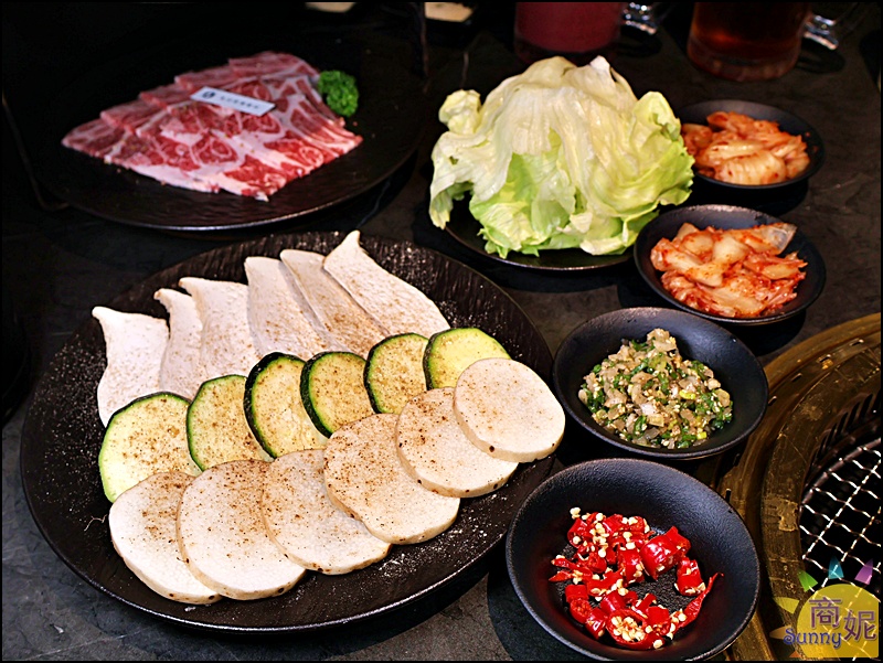 脂本燒肉彰化店|彰化質感燒肉!豐盛套餐高CP值必點30cm幻切牛舌.無低消好停車親子友善桌邊幫烤大加分 脂本燒肉彰化店|彰化質感燒肉!豐盛套餐高CP值必點30cm幻切牛舌.無低消好停車親子友善桌邊幫烤大加分