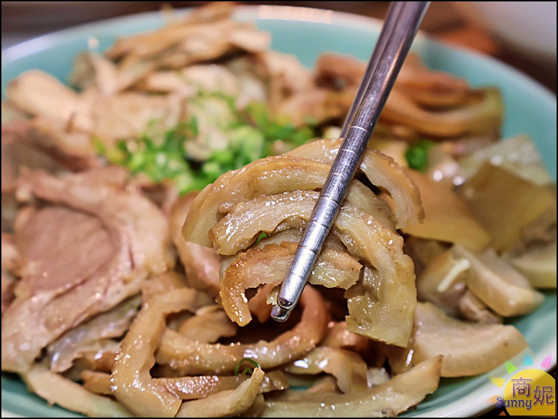 藍山牛肉麵滷味豬小肚,Q彈滑嫩、滷香濃厚