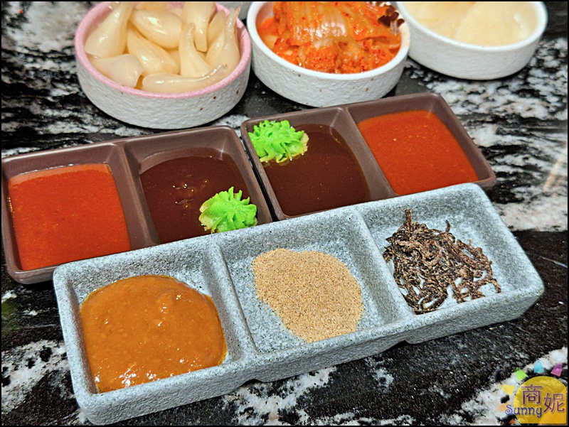 小菜及調味料(可無限續)