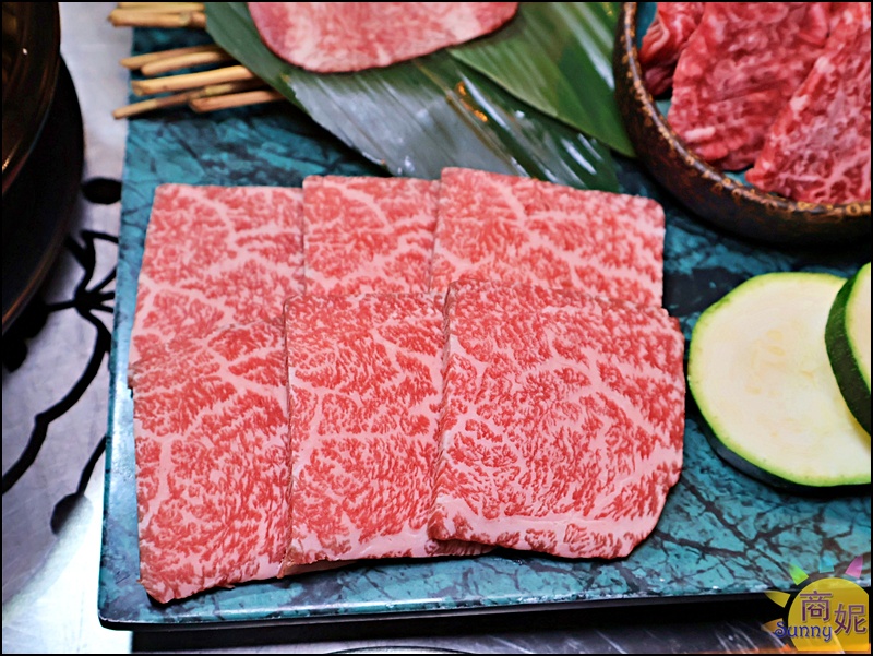 精誠壹山A5和牛三部位燒烤，油花均勻、肉質細緻