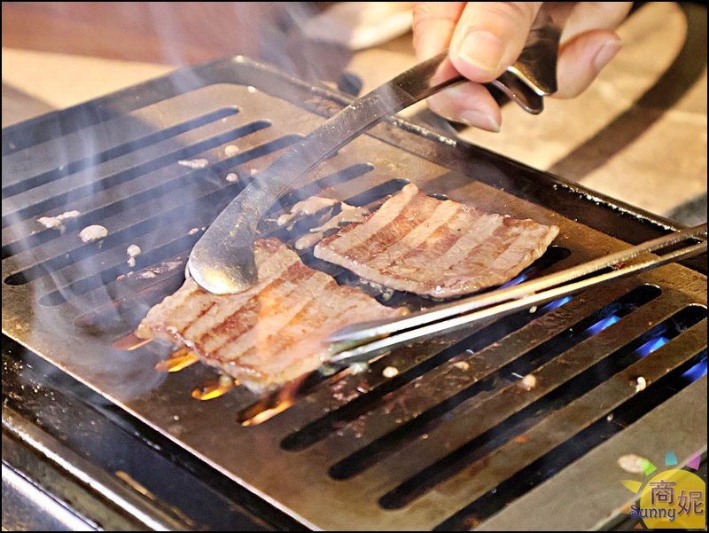 精誠壹山|藝人也愛的高質感燒肉！澎湃雙人套餐、復古裝潢專人代烤還有浮誇壽星禮CP值超高