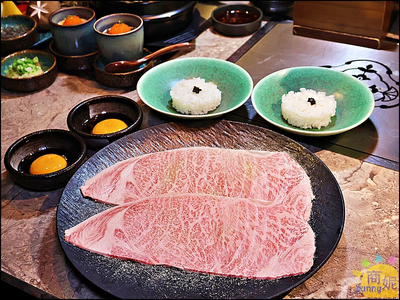 精誠壹山A5和牛月見飯，完全是奢華版牛肉丼飯