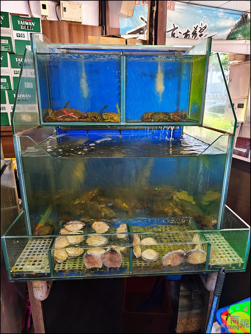 大祥燒鵝海鮮餐廳螃蟹季開跑！台中超值活蟹料理沙公沙母、燒鵝、螃蟹砂鍋粥一次滿足，連外地遊客都慕名來吃