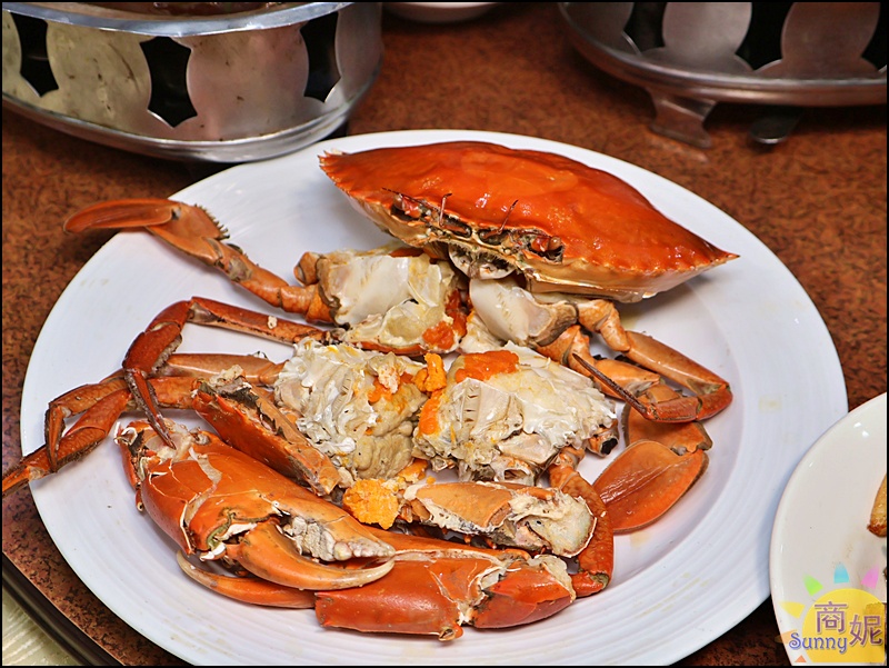 原味大沙母，秋蟹膏黃飽滿，清蒸原味呈現沙母鮮甜與細緻蟹肉