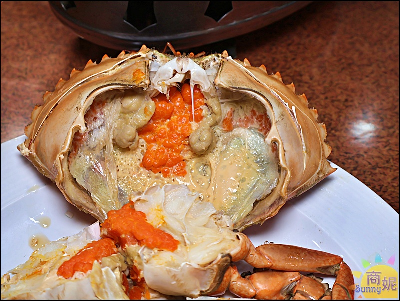 原味大沙母，秋蟹膏黃飽滿，清蒸原味呈現沙母鮮甜與細緻蟹肉
