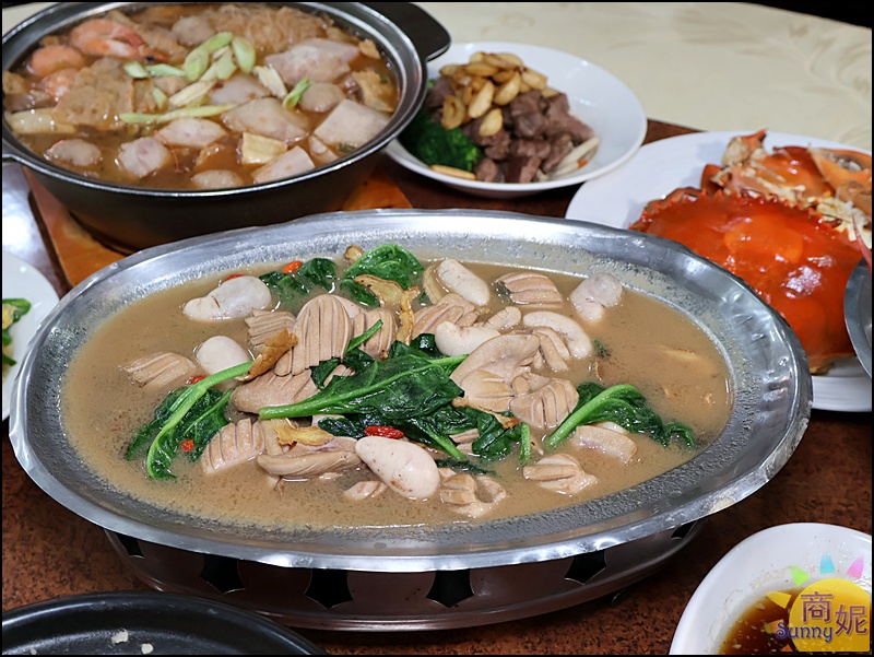 麻油雙腰，麻油香氣濃郁，腰花與腰子口感滑嫩，是秋冬進補首選