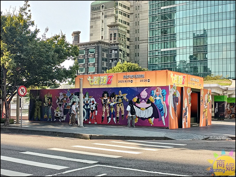 台中免費景點4米高小小兵|台中潮玩快閃店草悟道PARK2廣場小小兵.超人力霸王.假面騎士.魷魚遊戲一次拍夠！