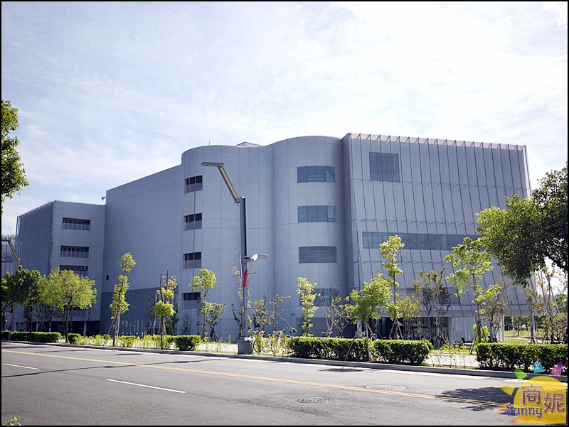 台中綠美圖純白外觀