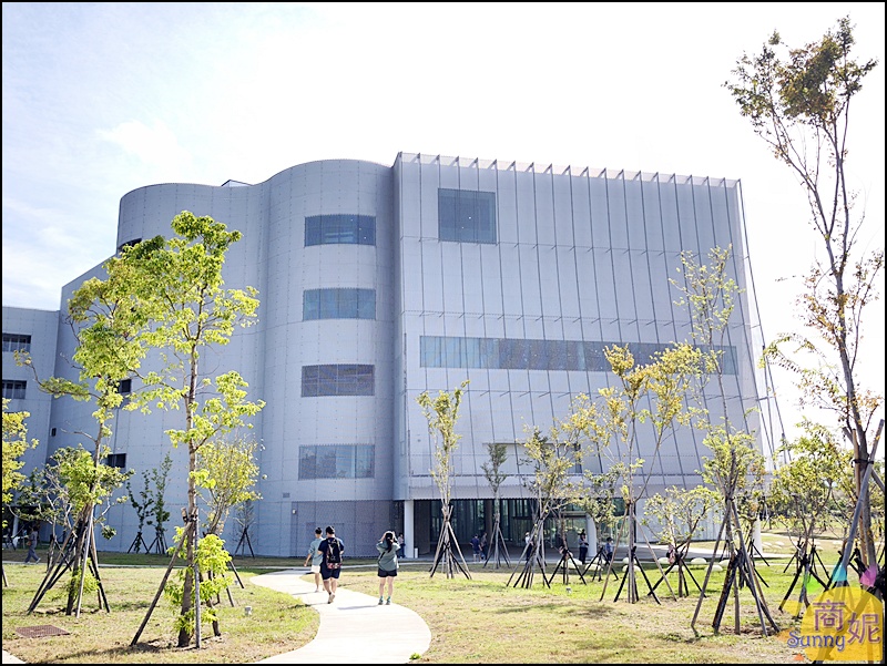 台中綠美圖純白外觀