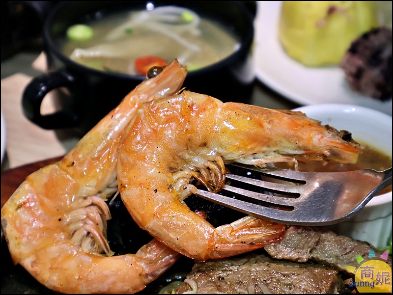 台南吃到飽推薦|牛室炙燒牛排排餐+近百道自助百匯389起!資深吃貨平日優惠只要329元無敵超值 台南吃到飽推薦|牛室炙燒牛排排餐+近百道自助百匯389起!資深吃貨平日優惠只要329元無敵超值