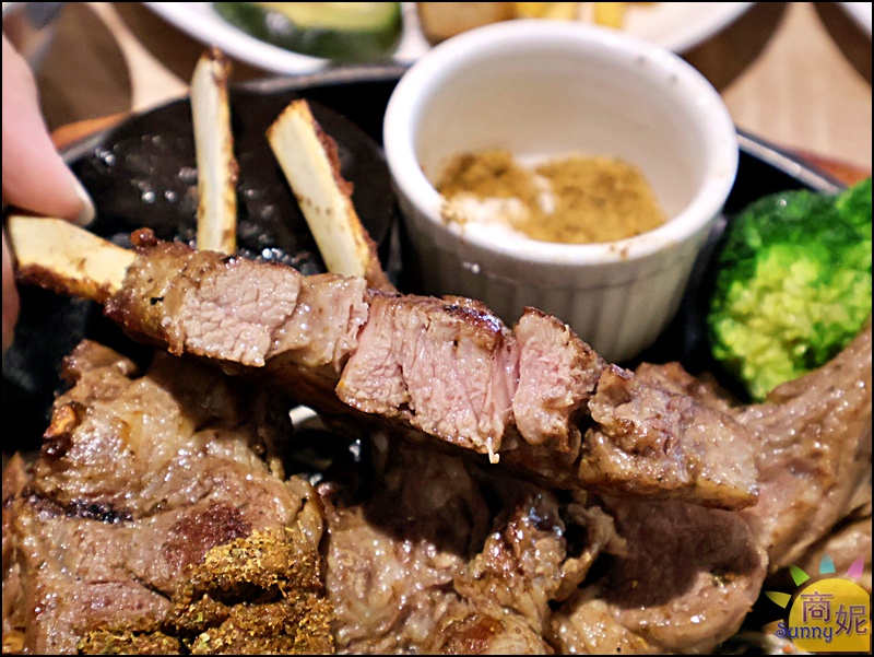 台南吃到飽推薦|牛室炙燒牛排排餐+近百道自助百匯389起!資深吃貨平日優惠只要329元無敵超值 台南吃到飽推薦|牛室炙燒牛排排餐+近百道自助百匯389起!資深吃貨平日優惠只要329元無敵超值