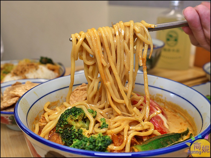 熱浪小島忠明店｜收掉一間大島，一年開啟20間小島!台中人超愛的個人南洋蔬食