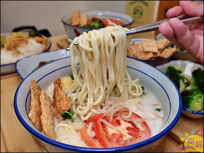 熱浪小島忠明店｜收掉一間大島，一年開啟20間小島!台中人超愛的個人南洋蔬食