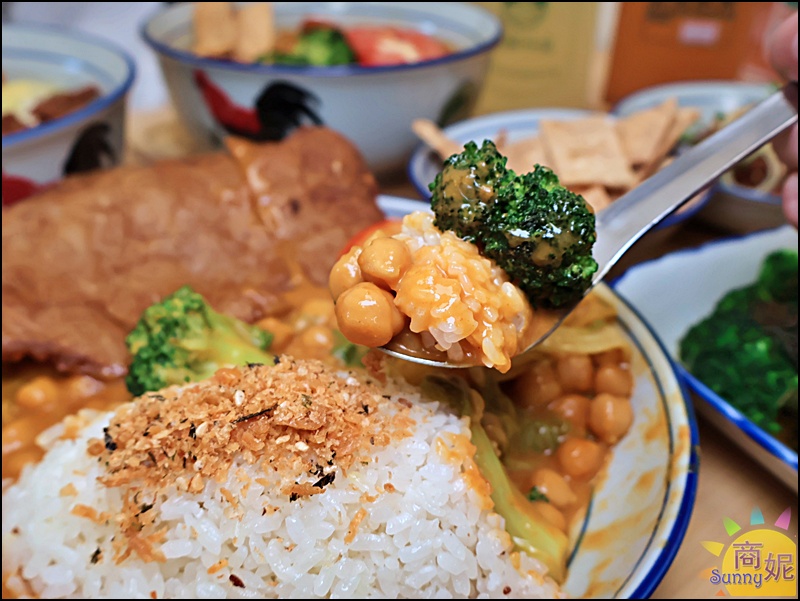 熱浪小島忠明店｜收掉一間大島，一年開啟20間小島!台中人超愛的個人南洋蔬食