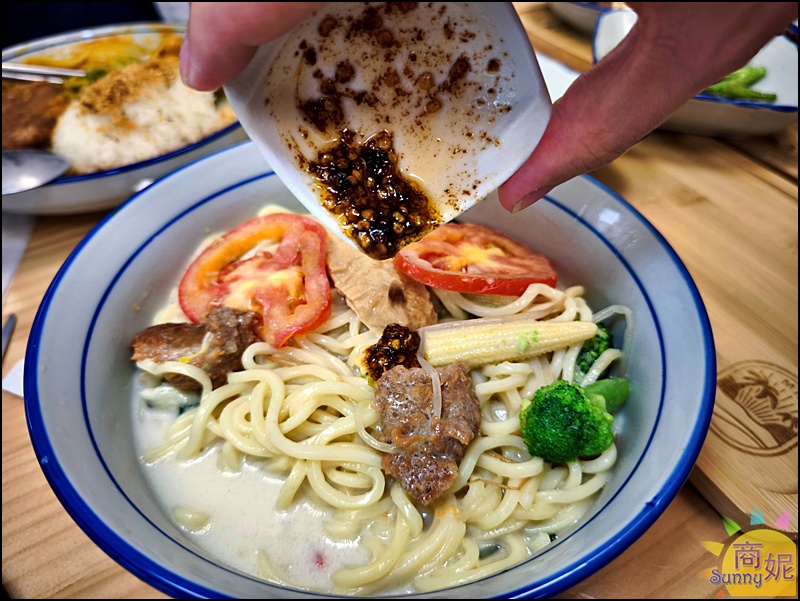 熱浪小島忠明店｜收掉一間大島，一年開啟20間小島!台中人超愛的個人南洋蔬食