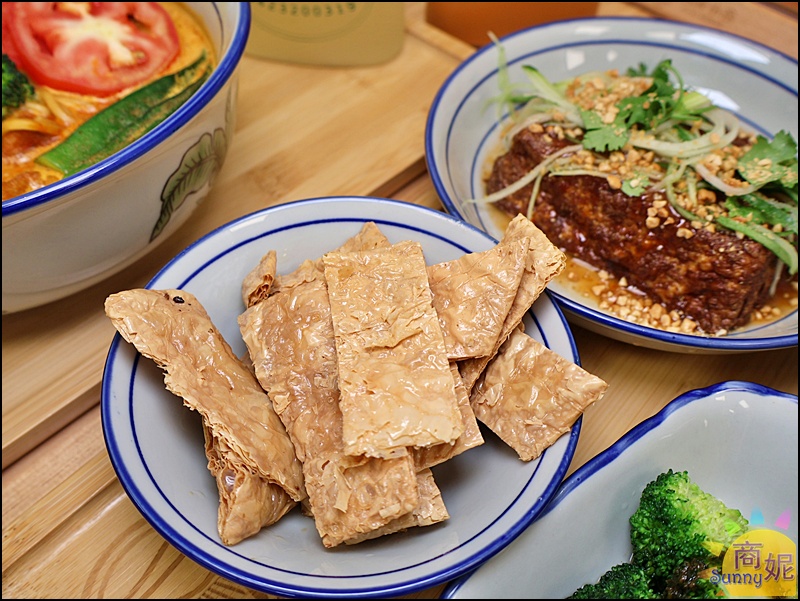 熱浪小島忠明店｜收掉一間大島，一年開啟20間小島!台中人超愛的個人南洋蔬食