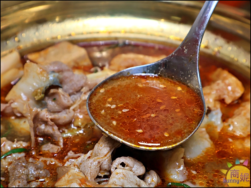 嘎嘎冒|台中第一家自助夾菜秤重計價個人冒菜鍋！一中平價四川冒菜鍋湯底免費一鍋150元起