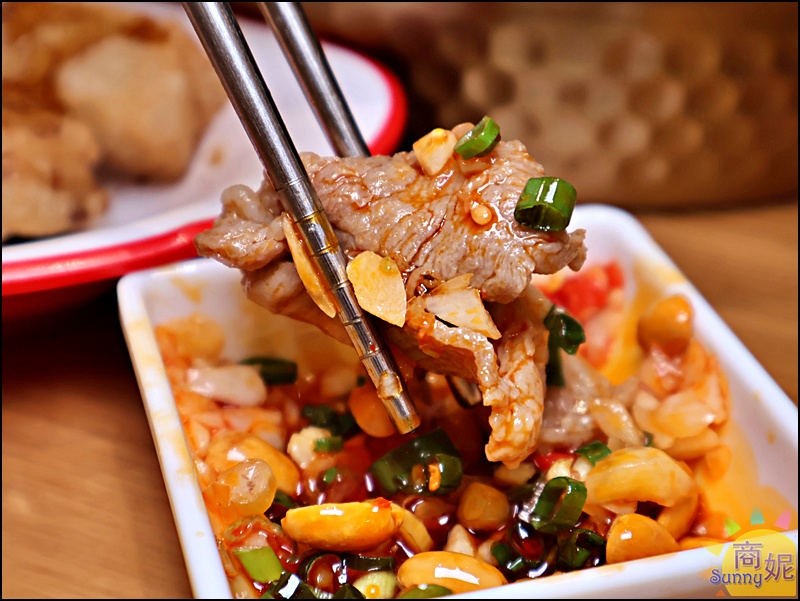 嘎嘎冒|台中第一家自助夾菜秤重計價個人冒菜鍋！一中平價四川冒菜鍋湯底免費一鍋150元起