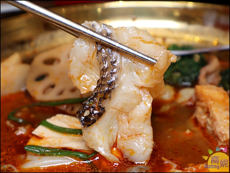 嘎嘎冒|台中第一家自助夾菜秤重計價個人冒菜鍋！一中平價四川冒菜鍋湯底免費一鍋150元起