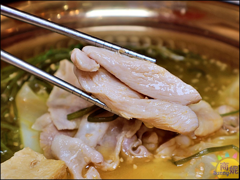 嘎嘎冒|台中第一家自助夾菜秤重計價個人冒菜鍋！一中平價四川冒菜鍋湯底免費一鍋150元起