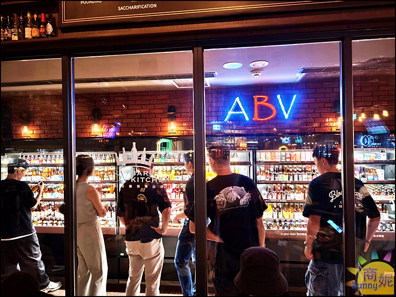ABV地中海餐酒館台中概念店700款精釀啤酒長廊