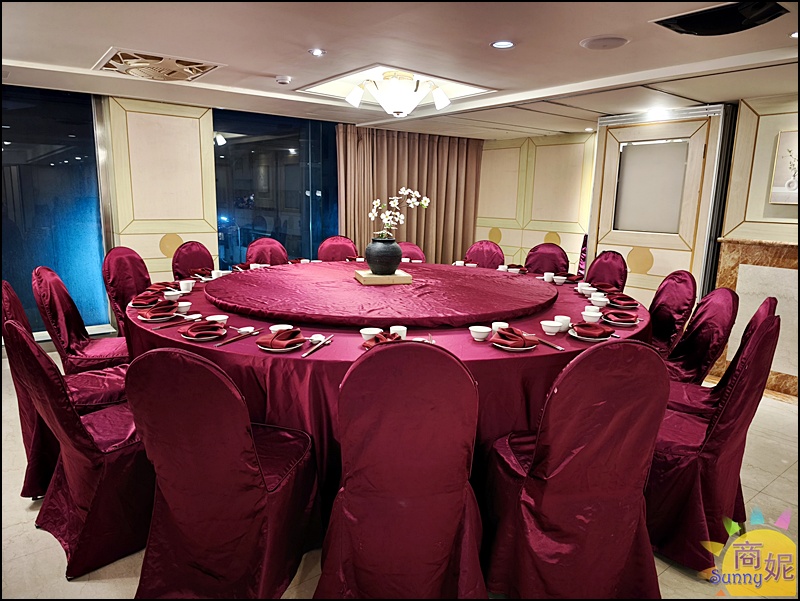 食蘊潮創中菜餐廳|台中聚餐商務宴客推薦！20人圓桌、包廂，簡餐合菜宴席料理通通有