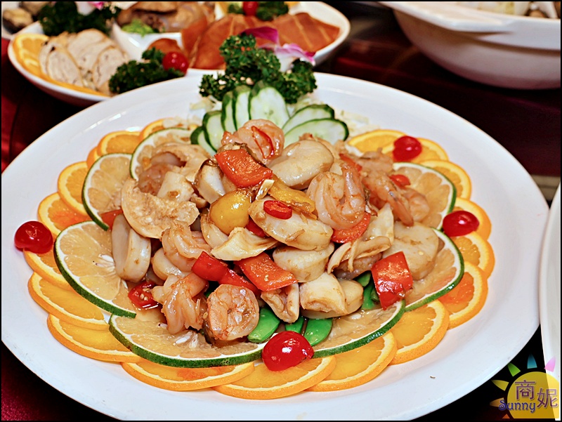 食蘊潮創中菜餐廳|台中聚餐商務宴客推薦！20人圓桌、包廂，簡餐合菜宴席料理通通有