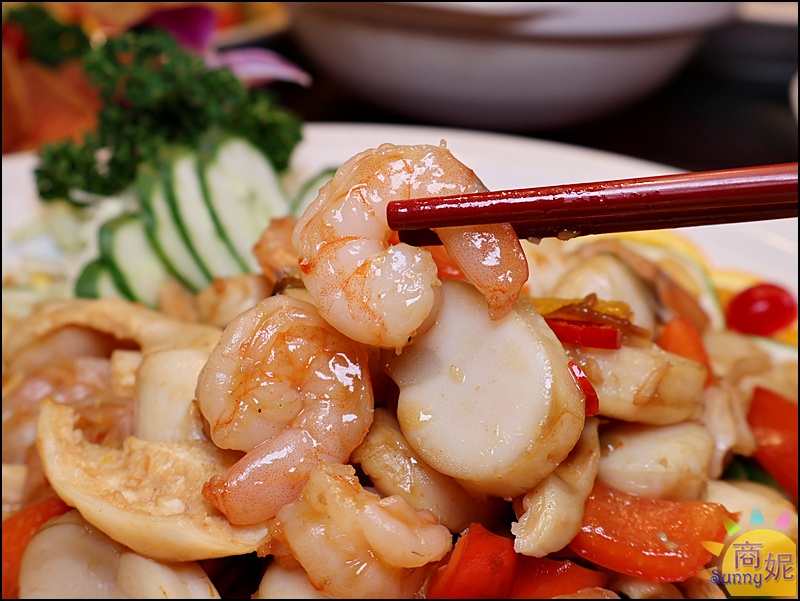 食蘊潮創中菜餐廳|台中聚餐商務宴客推薦！20人圓桌、包廂，簡餐合菜宴席料理通通有