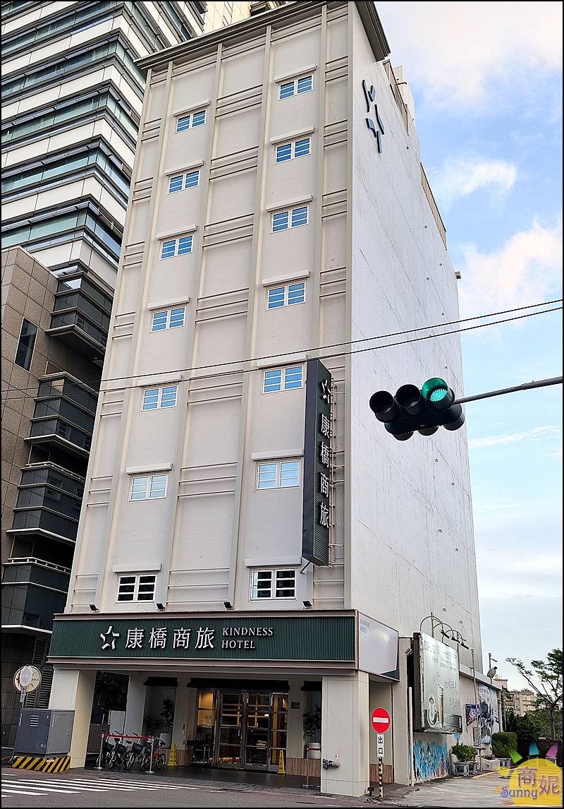 康橋商旅台南民生館|台南旅遊平價住宿推薦!人均不到千元含中西式早餐、24hr點心吧、免費洗衣烘衣、免費自行車