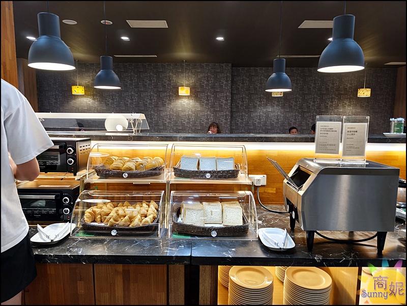 康橋商旅台南赤崁樓館|台南超值住宿從住房到退房都在吃！豐盛宵夜.早餐.24hr咖啡廳.免費洗衣烘衣免費停車.地理位置超棒