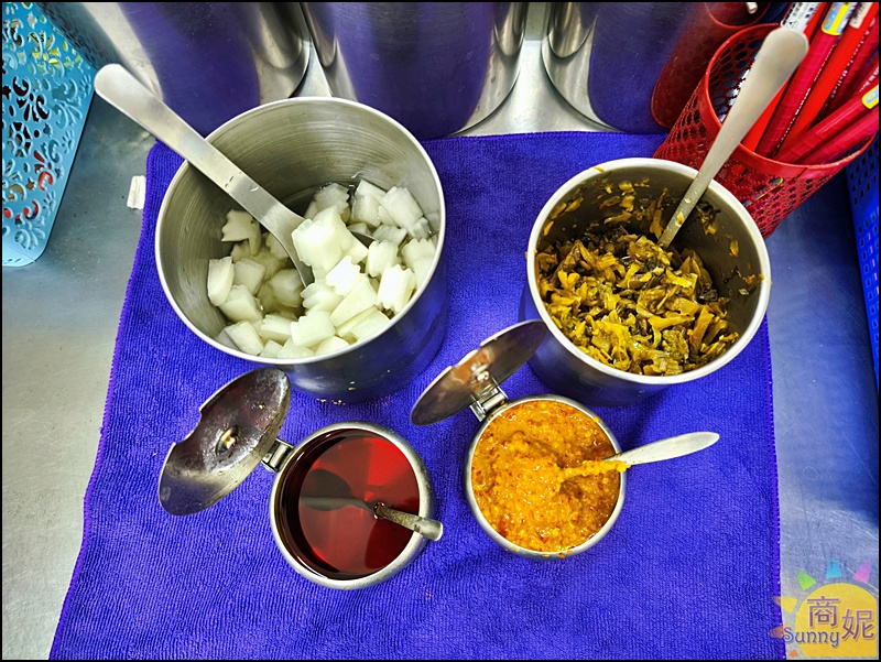 鼎騰牛肉麵|台中大甲鎮瀾宮美食蔣公路必吃老店!超人氣紅燒雙寶麵、清燉牛肉麵,在地人推薦麵食好選擇 鼎騰牛肉麵|台中大甲鎮瀾宮美食蔣公路必吃老店!超人氣紅燒雙寶麵、清燉牛肉麵,在地人推薦麵食好選擇