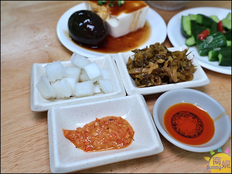 鼎騰牛肉麵|台中大甲鎮瀾宮美食蔣公路必吃老店!超人氣紅燒雙寶麵、清燉牛肉麵,在地人推薦麵食好選擇 鼎騰牛肉麵|台中大甲鎮瀾宮美食蔣公路必吃老店!超人氣紅燒雙寶麵、清燉牛肉麵,在地人推薦麵食好選擇