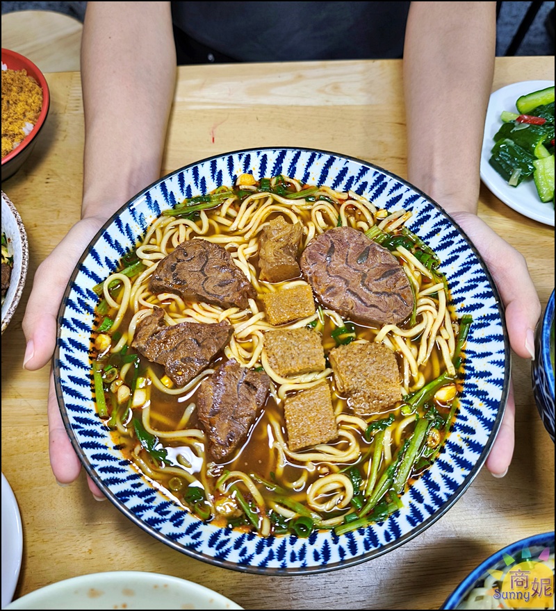 鼎騰牛肉麵|台中大甲鎮瀾宮美食蔣公路必吃老店!超人氣紅燒雙寶麵、清燉牛肉麵,在地人推薦麵食好選擇 鼎騰牛肉麵|台中大甲鎮瀾宮美食蔣公路必吃老店!超人氣紅燒雙寶麵、清燉牛肉麵,在地人推薦麵食好選擇