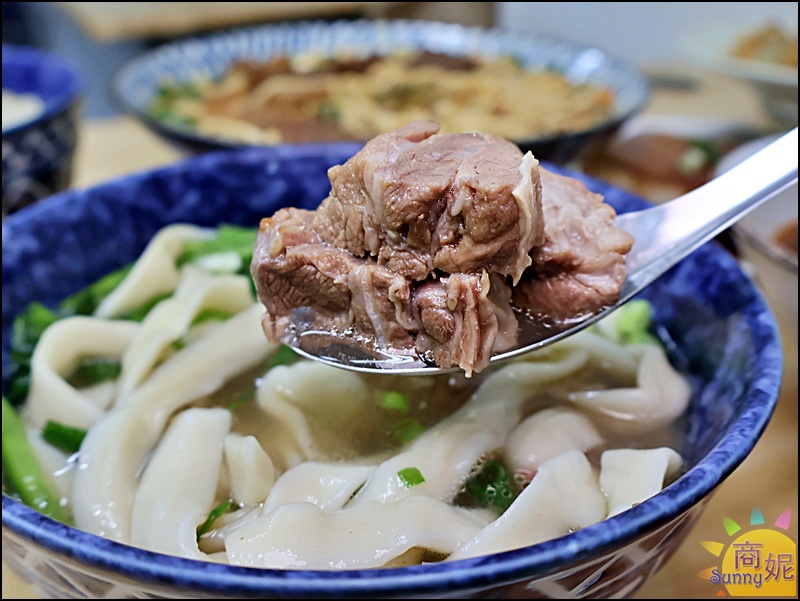 鼎騰牛肉麵|台中大甲鎮瀾宮美食蔣公路必吃老店!超人氣紅燒雙寶麵、清燉牛肉麵,在地人推薦麵食好選擇 鼎騰牛肉麵|台中大甲鎮瀾宮美食蔣公路必吃老店!超人氣紅燒雙寶麵、清燉牛肉麵,在地人推薦麵食好選擇