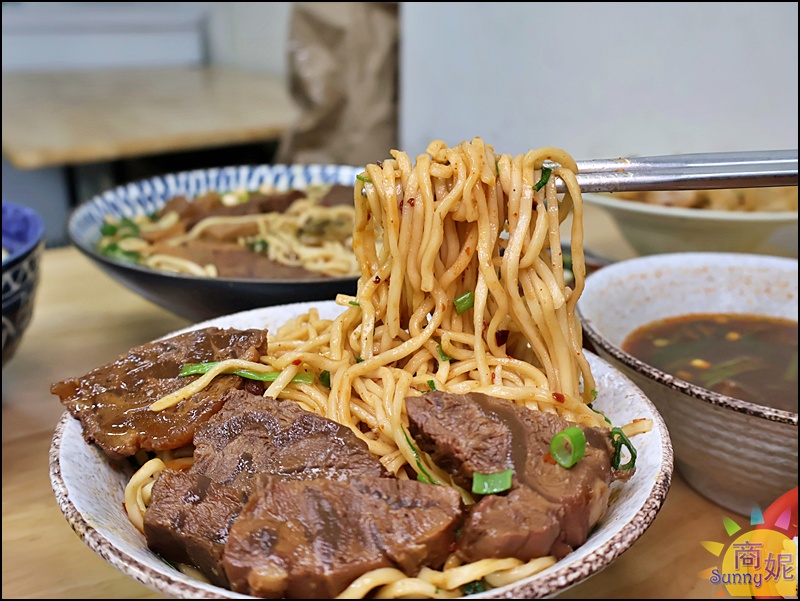 鼎騰牛肉麵|台中大甲鎮瀾宮美食蔣公路必吃老店!超人氣紅燒雙寶麵、清燉牛肉麵,在地人推薦麵食好選擇 鼎騰牛肉麵|台中大甲鎮瀾宮美食蔣公路必吃老店!超人氣紅燒雙寶麵、清燉牛肉麵,在地人推薦麵食好選擇