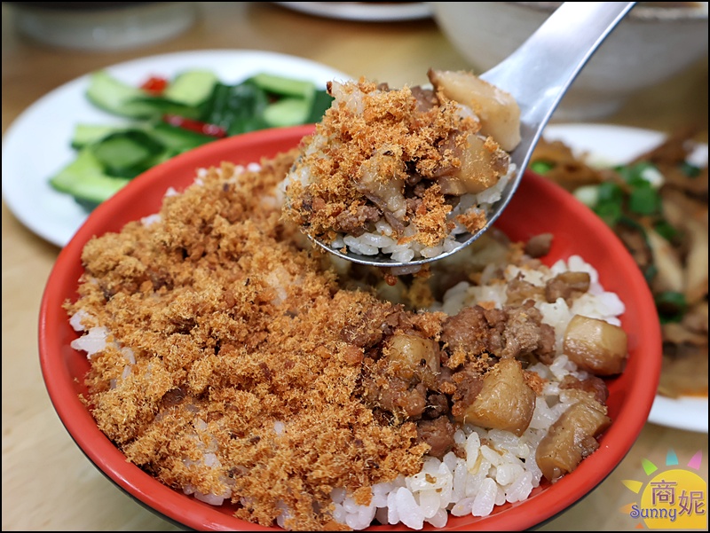 鼎騰牛肉麵|台中大甲鎮瀾宮美食蔣公路必吃老店!超人氣紅燒雙寶麵、清燉牛肉麵,在地人推薦麵食好選擇 鼎騰牛肉麵|台中大甲鎮瀾宮美食蔣公路必吃老店!超人氣紅燒雙寶麵、清燉牛肉麵,在地人推薦麵食好選擇