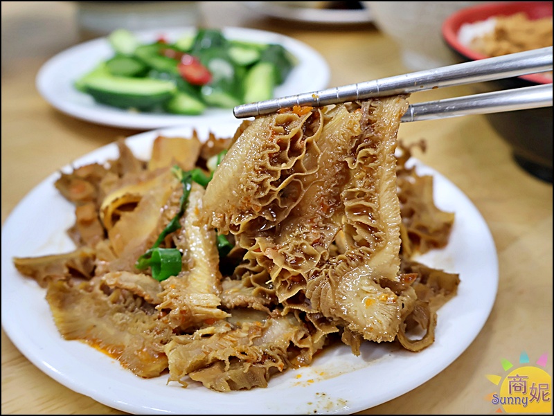 鼎騰牛肉麵|台中大甲鎮瀾宮美食蔣公路必吃老店！超人氣紅燒雙寶麵、清燉牛肉麵，在地人推薦麵食好選擇