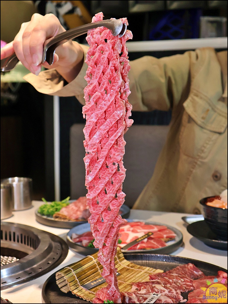 燒肉MEN朝富店|埔里超人氣燒肉進駐台中! 豐盛套餐爽嗑A5和牛F1紐約客,個人燒肉499元起享用哈根達斯、水耕生菜豪華自助吧吃到飽 燒肉MEN朝富店|埔里超人氣燒肉進駐台中! 豐盛套餐爽嗑A5和牛F1紐約客,個人燒肉499元起享用哈根達斯、水耕生菜豪華自助吧吃到飽